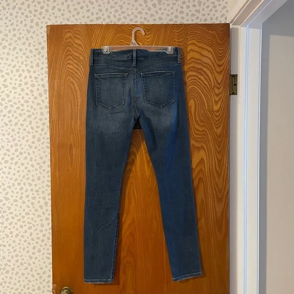 Loft Modern Skinny Distressed Jean, 27. - Picture 2 of 5